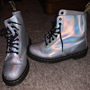 Holographic Dr martens